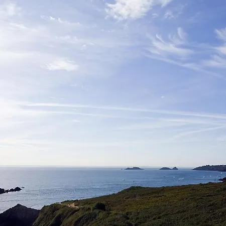 Hotel De La Pointe Du Grouin 3*